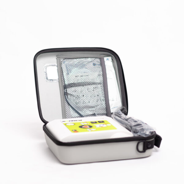 sm1b1001 smarty saver semi automatic defibrillator in bag open 1